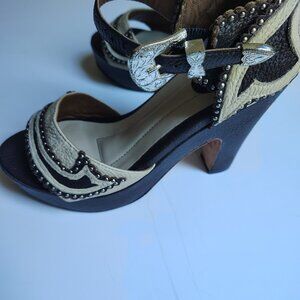YK Branded Western heels size 8